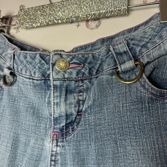 Tralia Soda Capri denim jeans with pink stitching, buckle belt, loops Y2K - Picture 2 of 12